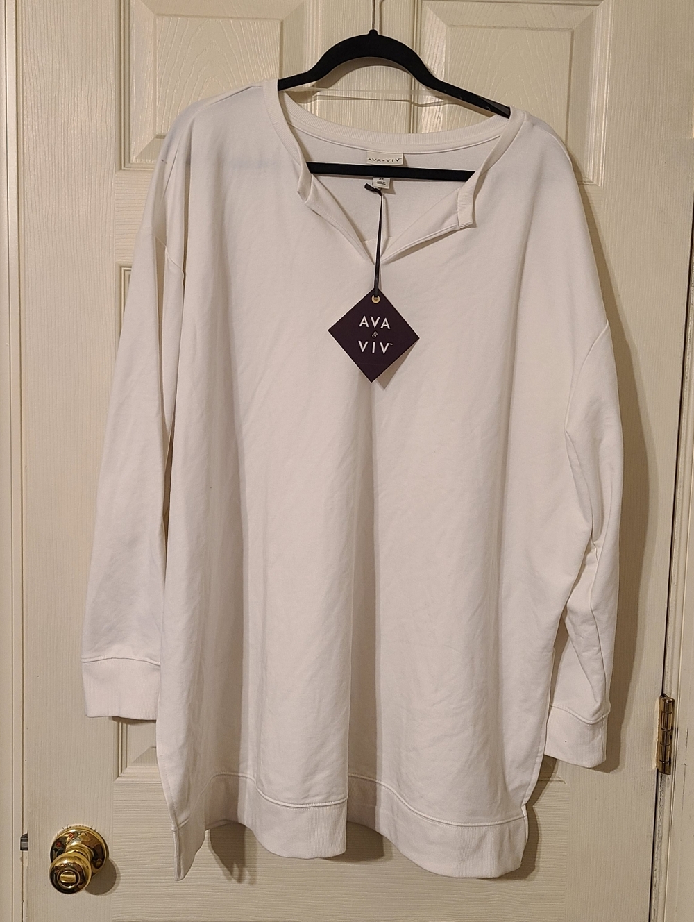 Ava & Viv Cream Relaxed V-Notch Pullover